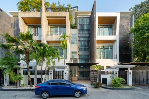 Beachfront luxury villa in Rawai1