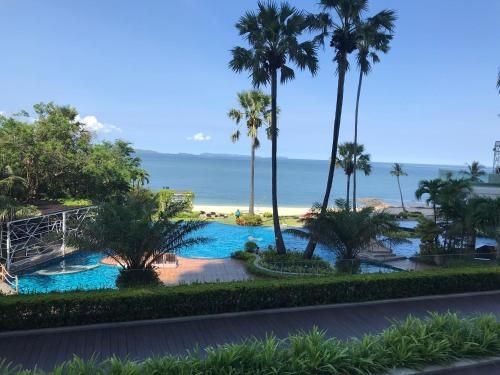 Luxurious Beachfront Pattaya4