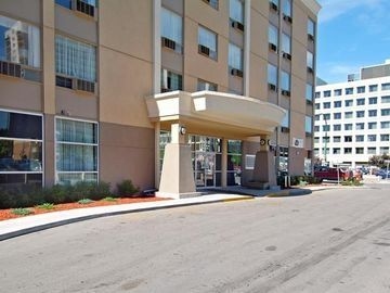 Best Western Charter House Hotel Downtown Winnipeg2