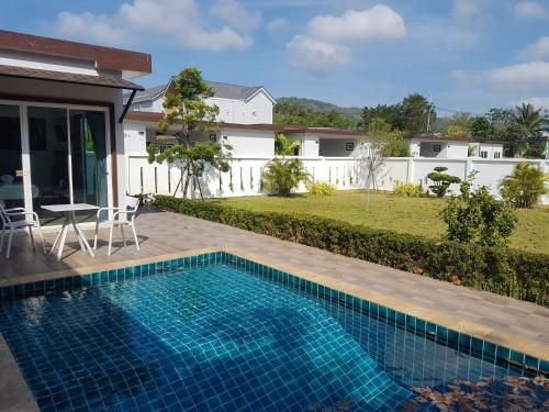 Acasia Pool Villa0