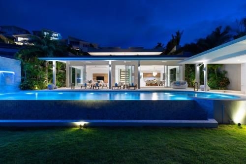 Villa Blue Amber0