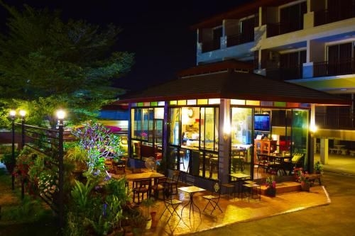 Nantharom Hotel & Restaurant1