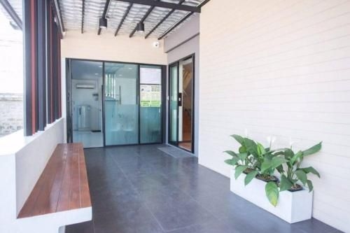 ออฟบลิค อพาร์ตเมนต์ (Oblique Apartment)0