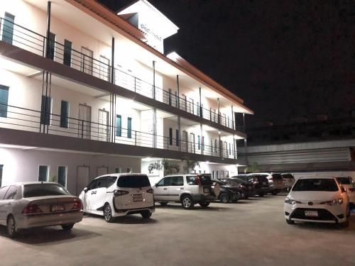 Chonticha place1