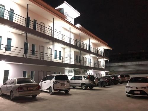 Chonticha place4