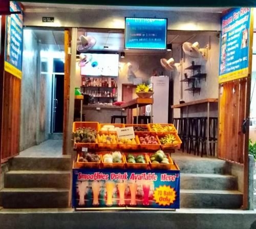 Cafe' De Bai-Bua and Bar0
