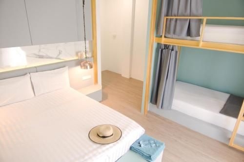 ฮักเกอร์ เกสต์เฮาส์ (Hugger Guest House)1