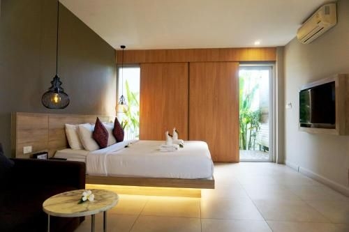 Deluxe Studio E11 (King Bed)0