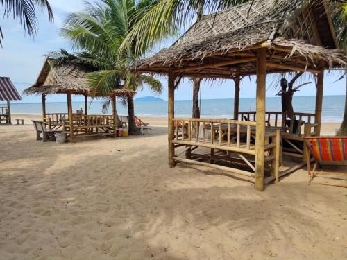 อุ่นไอทะเล รีสอร์ท (Oun Ai Talay Resort)3