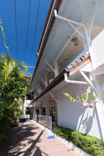 Kamala Beach Rooms3