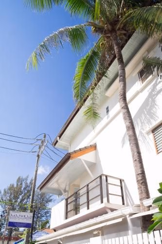 Kamala Beach Rooms1
