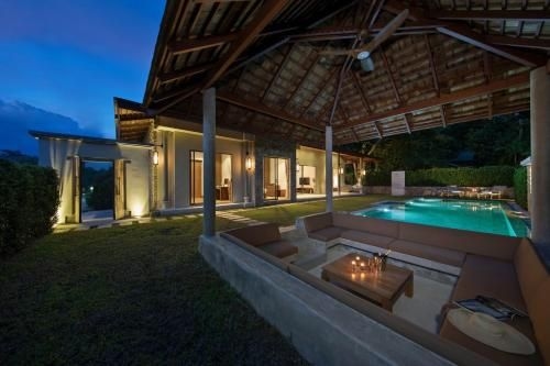 Villa White2
