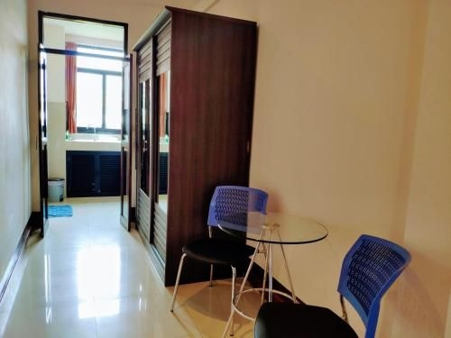Old spice studio with kitchen and balcony3