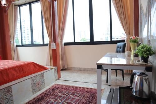 Sky bedroom with a smooth life view4