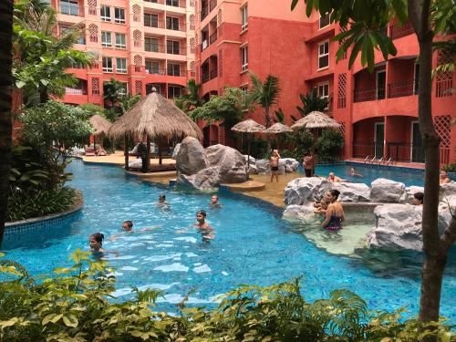 Seven Seas Condo0
