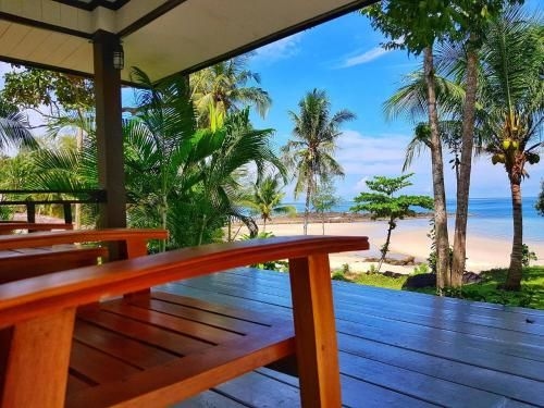 S Beach Resort0