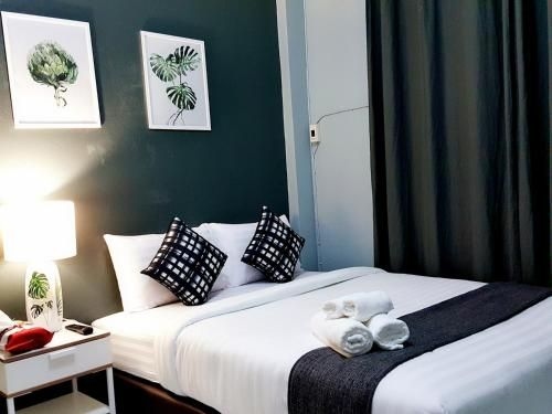 บ้านปิ่นเกล้า (Baan Pinklao)0