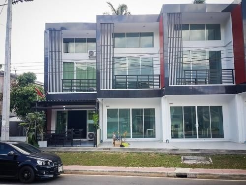 Baan Glur4