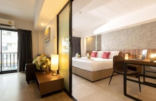 โรงแรมเดอะ โฮม (The Home Hotel)1