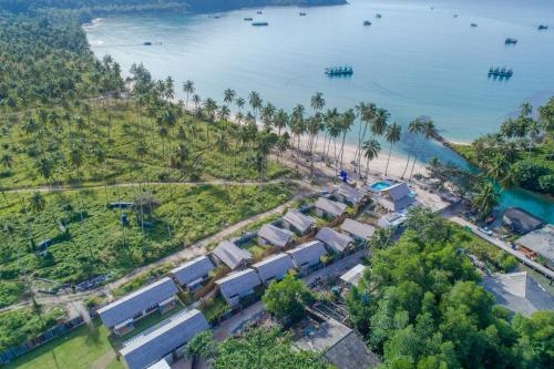 เรสท์ ซี รีสอร์ต เกาะกูด (Rest Sea Resort Koh Kood)0