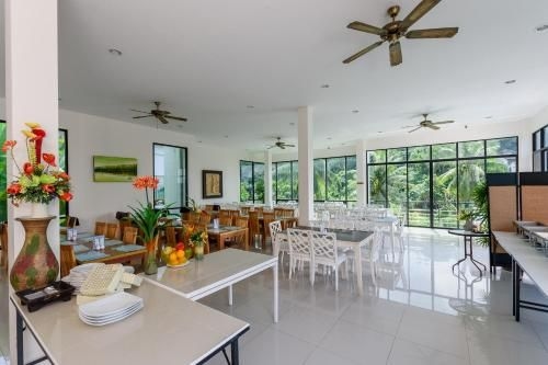 Spacious apartment in Karon2