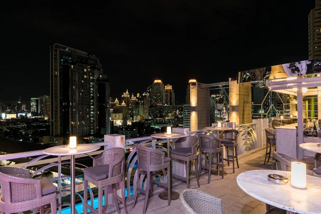 โรงแรมอครา กรุงเทพ (Akara Hotel Bangkok)1