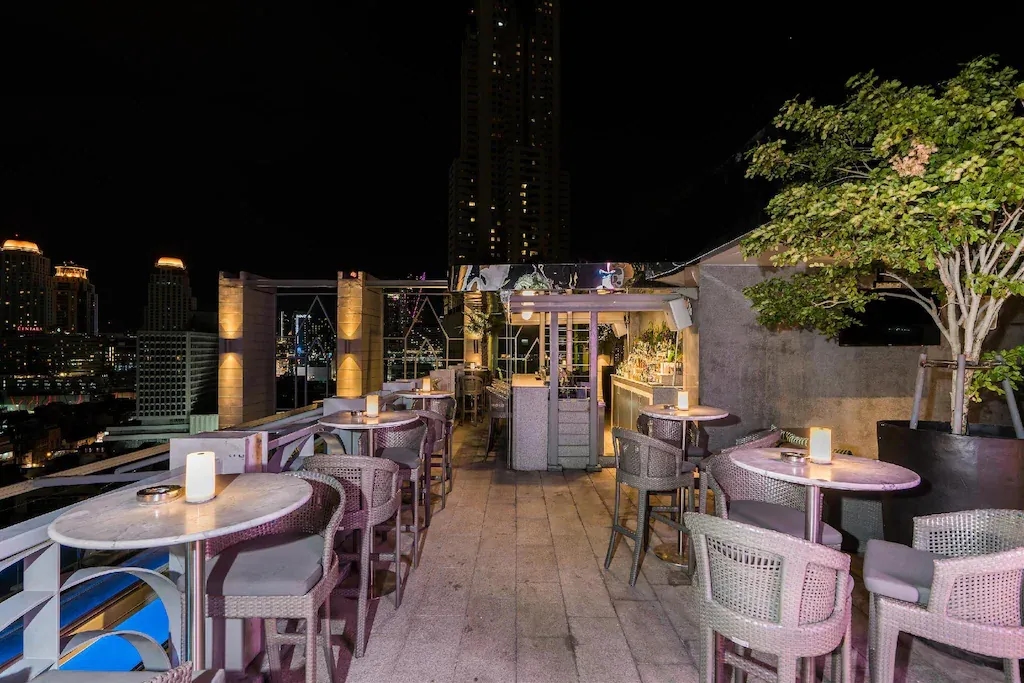 โรงแรมอครา กรุงเทพ (Akara Hotel Bangkok)2
