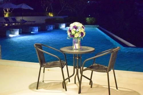 Studio Pool Access Karon Hill G102