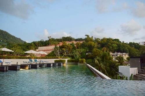 Studio Pool Access Karon Hill G101
