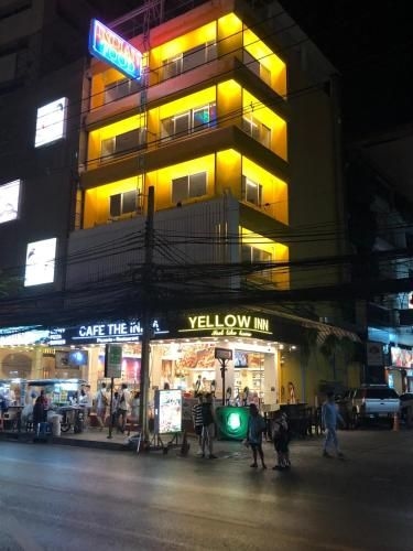 Yellow Inn0