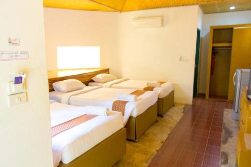 เดอะ ฮับ เอราวัณ รีสอร์ต (The Hub Erawan Resort)2