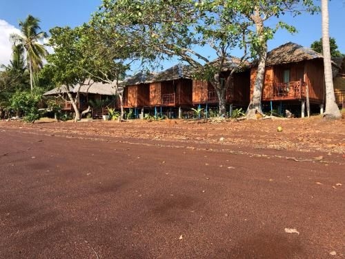 Red Sand Beach Resort1