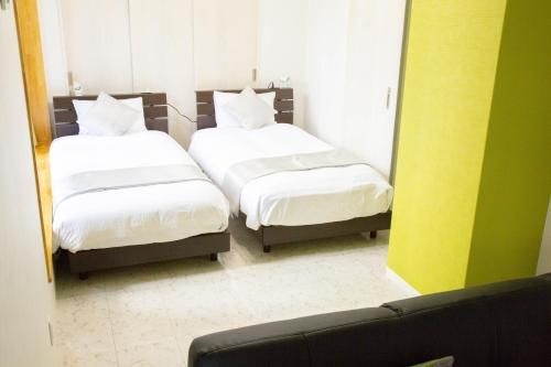 Lagoon Hotel I1