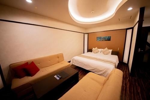 Ginowan Crystal Hotel2