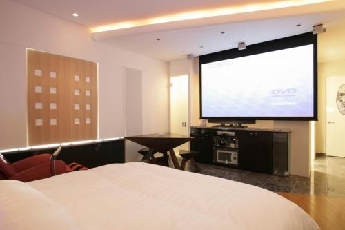 Hotel Axis (Adults Only)3