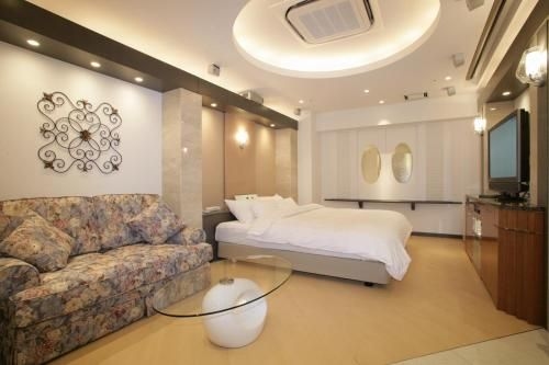 Hotel Axis (Adults Only)4