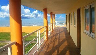 Hotel La Roca Natural0