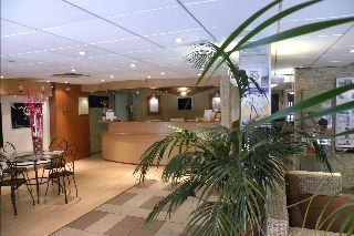 Hotel Kyriad Nice Port4