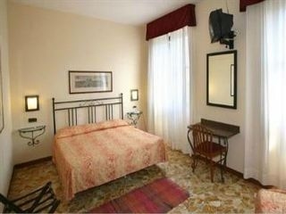 Ariston Hotel2