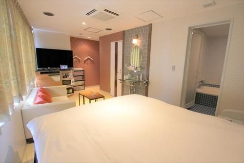 โฮเทล ยู (Hotel U)0