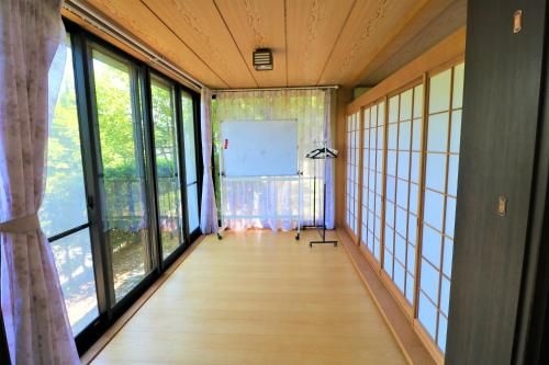 Atami Queens 54