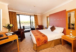 The Reading Lake Hotel4
