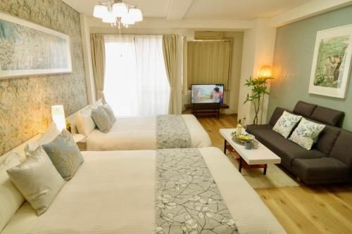 *703* 道頓堀東Art Hotel (703 Dotonbori East Art Hotel)0