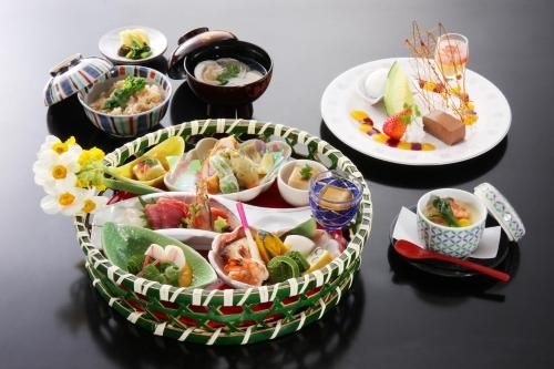มิยาบิยาโดะ ทาเคมิเนะ (Miyabiyado Takemine)2
