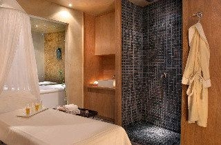 Le Convivial Suites & Spa2