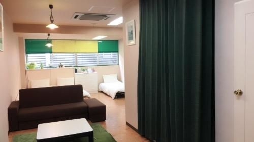 jonah's hostel0