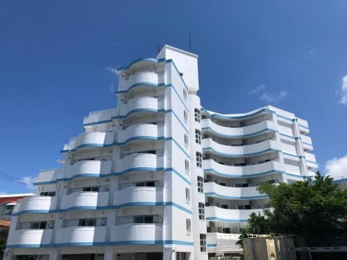 ซันเซ็ต ฮิลส์ อินน์ นะฮะ (Sunset Hills Inn Naha)0