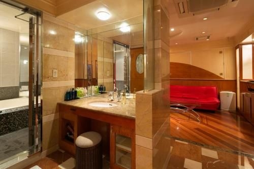 Hotel Bypass (Adult Only)4