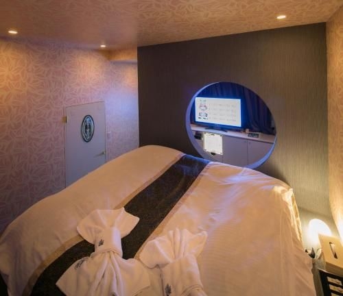 Hotel Bypass (Adult Only)3