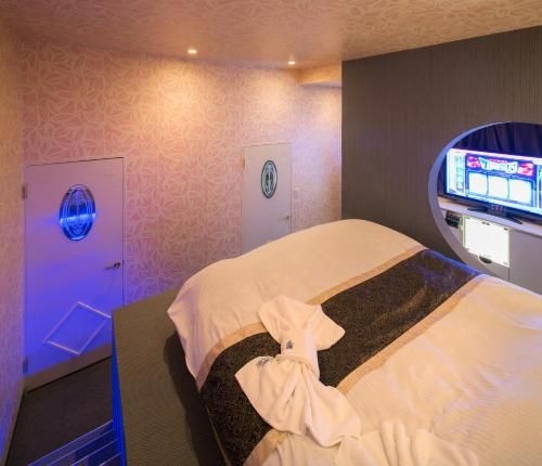 Hotel Bypass (Adult Only)1